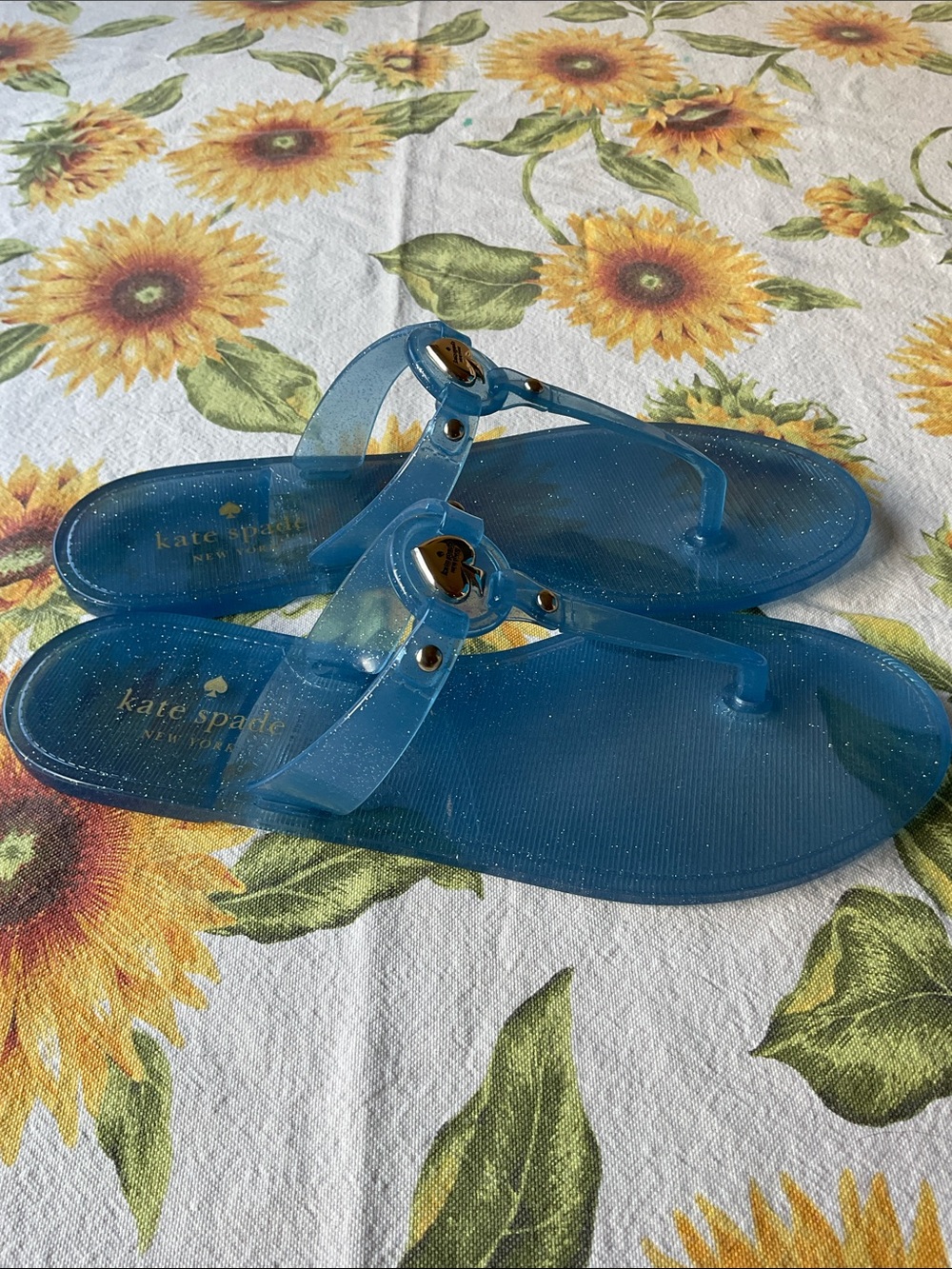 ♠️🩵♠️ KATE SPADE Kendall GLITTER Jelly T-Strap Sandal ♠️🩵♠️ NWT ♠️🩵♠️ - Picture 5 of 16